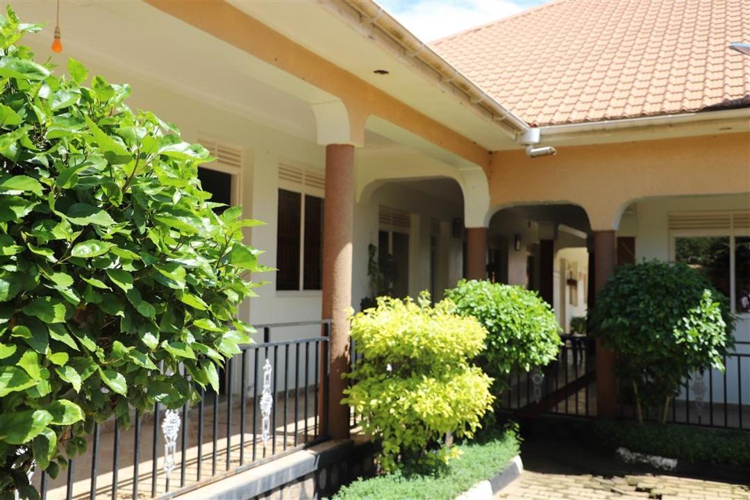 Hotel Judith Gulu City Zewnętrze zdjęcie